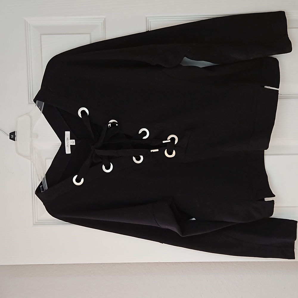 Active USA Lace-Up Cropped Sweatshirt. Size L